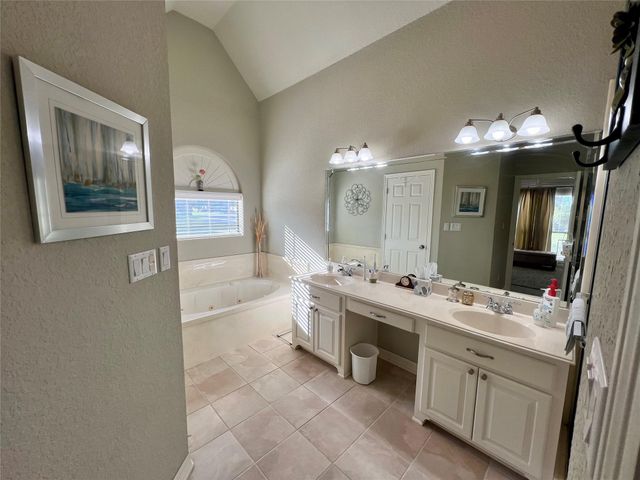 107 Widgeon Drive, Clute, TX 77531