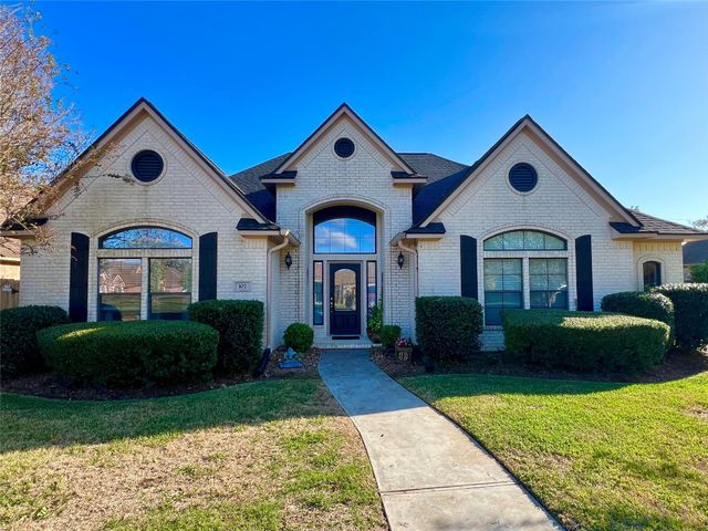 107 Widgeon Drive, Clute, TX 77531