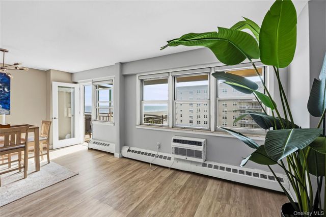 25 Neptune Boulevard 4H, Long Beach, NY 11561