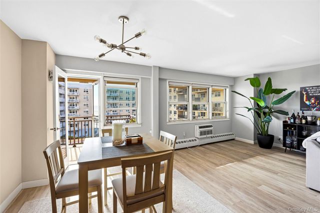 25 Neptune Boulevard 4H, Long Beach, NY 11561