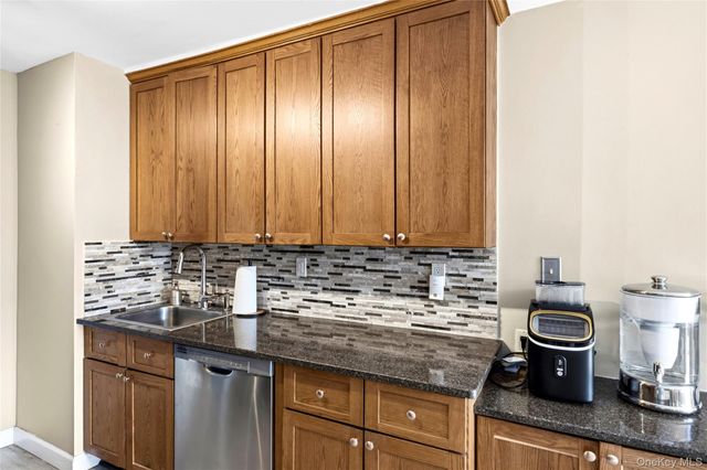 25 Neptune Boulevard 4H, Long Beach, NY 11561