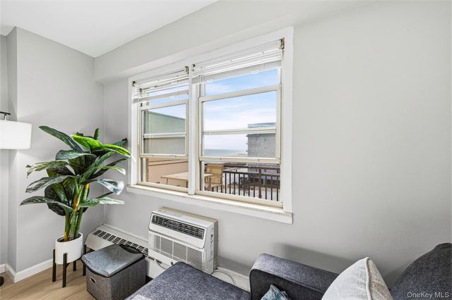 25 Neptune Boulevard 4H, Long Beach, NY 11561