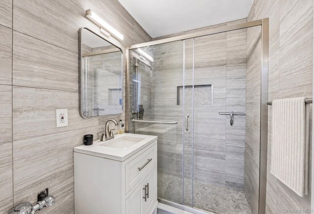 25 Neptune Boulevard 4H, Long Beach, NY 11561