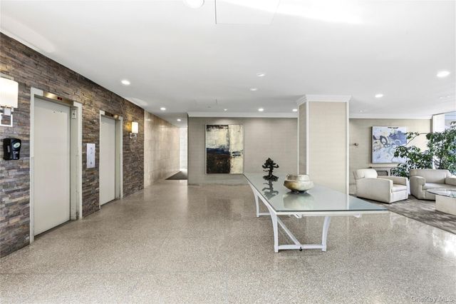 25 Neptune Boulevard 4H, Long Beach, NY 11561