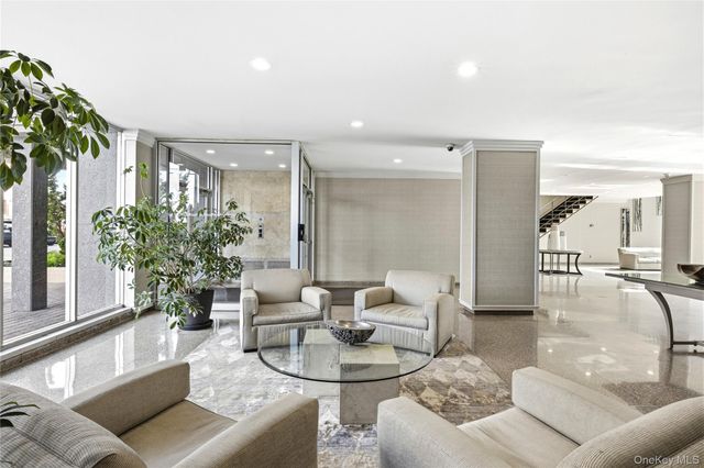 25 Neptune Boulevard 4H, Long Beach, NY 11561