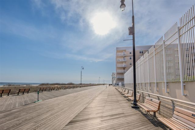 25 Neptune Boulevard 4H, Long Beach, NY 11561