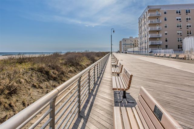 25 Neptune Boulevard 4H, Long Beach, NY 11561