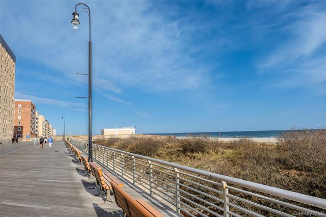 25 Neptune Boulevard 4H, Long Beach, NY 11561