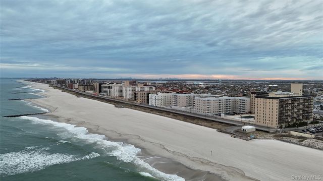 25 Neptune Boulevard 4H, Long Beach, NY 11561