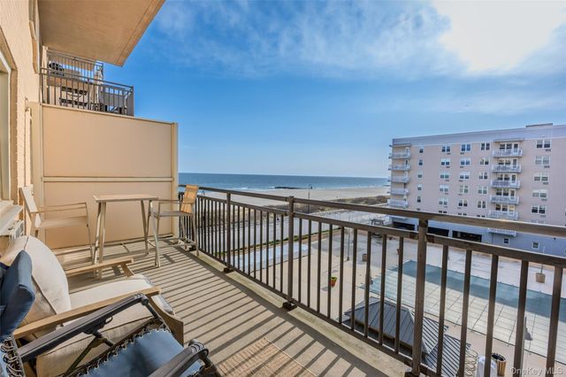 25 Neptune Boulevard 4H, Long Beach, NY 11561