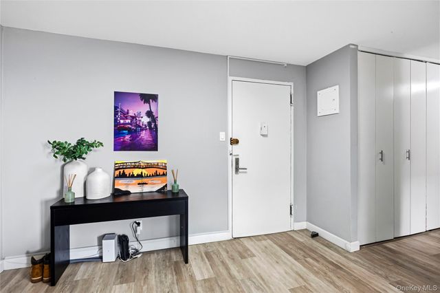 25 Neptune Boulevard 4H, Long Beach, NY 11561