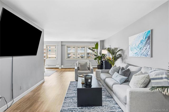 25 Neptune Boulevard 4H, Long Beach, NY 11561