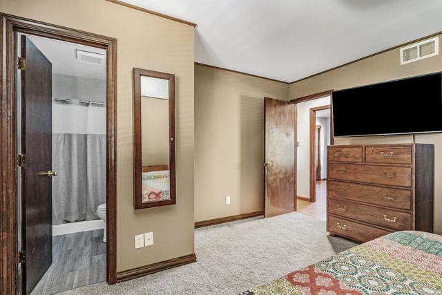 4528 Aboite Lake Drive, Fort Wayne, IN 46804