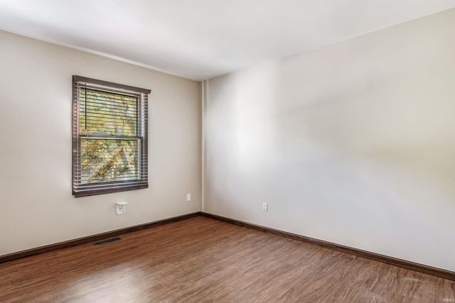 4528 Aboite Lake Drive, Fort Wayne, IN 46804