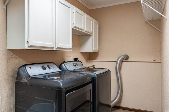 4528 Aboite Lake Drive, Fort Wayne, IN 46804