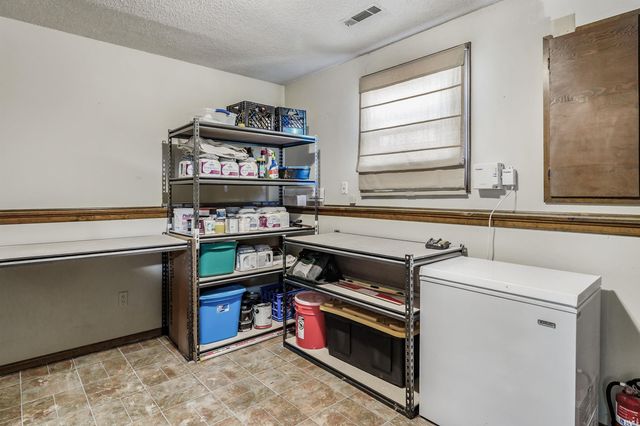 4528 Aboite Lake Drive, Fort Wayne, IN 46804