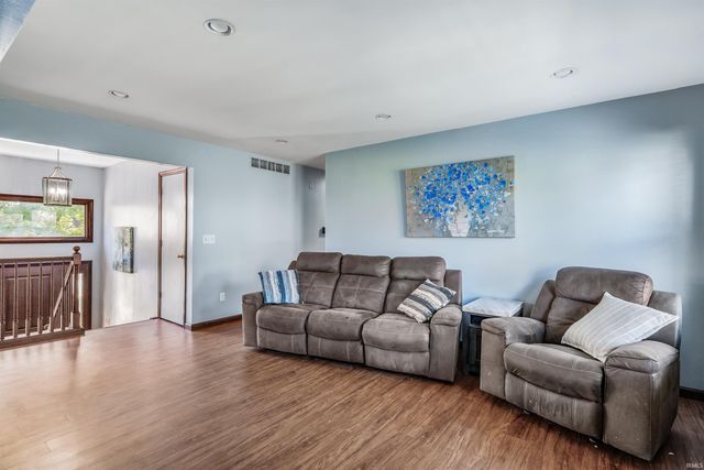 4528 Aboite Lake Drive, Fort Wayne, IN 46804