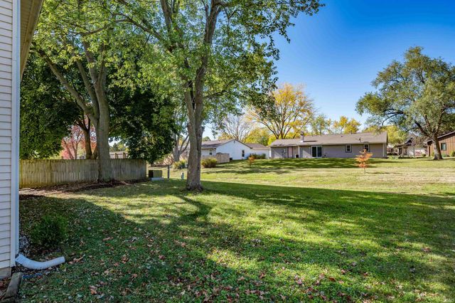 4528 Aboite Lake Drive, Fort Wayne, IN 46804