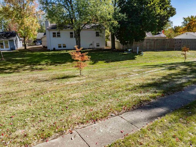 4528 Aboite Lake Drive, Fort Wayne, IN 46804
