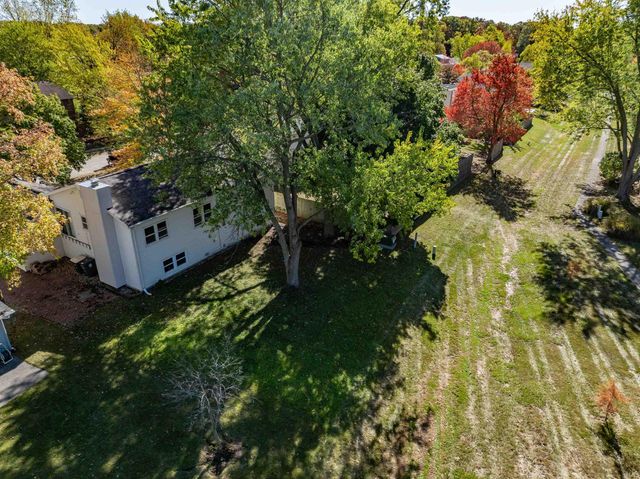 4528 Aboite Lake Drive, Fort Wayne, IN 46804