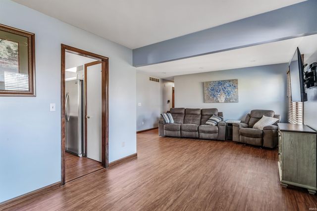 4528 Aboite Lake Drive, Fort Wayne, IN 46804