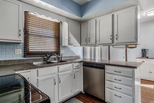 4528 Aboite Lake Drive, Fort Wayne, IN 46804