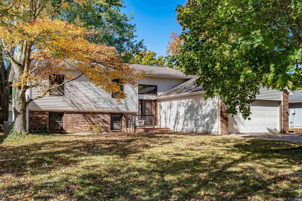 4528 Aboite Lake Drive, Fort Wayne, IN 46804