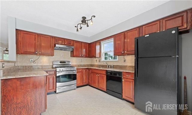 32 Cabot Way, Franklin, NJ 08823