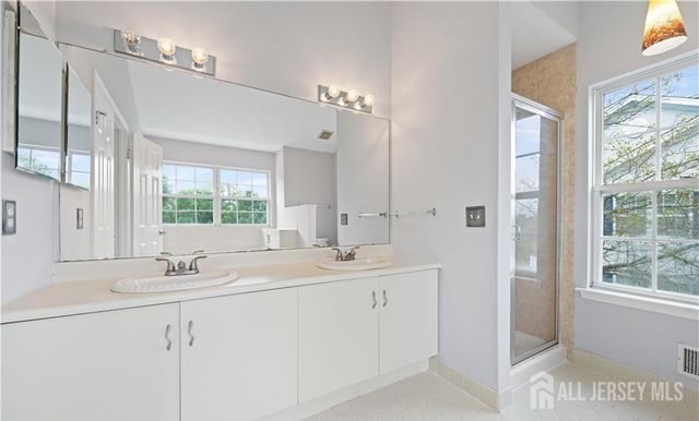 32 Cabot Way, Franklin, NJ 08823