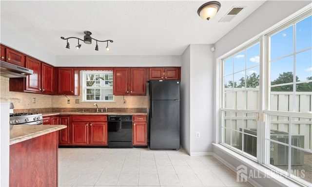 32 Cabot Way, Franklin, NJ 08823