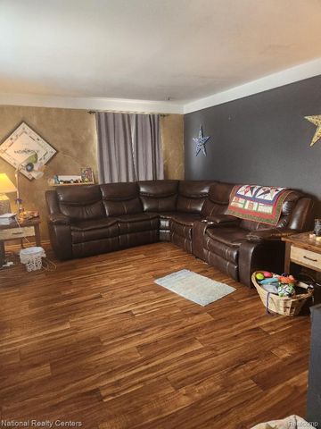 8204 Flamingo Street, Westland, MI 48185