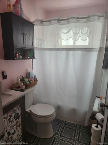 8204 Flamingo Street, Westland, MI 48185