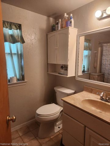 8204 Flamingo Street, Westland, MI 48185