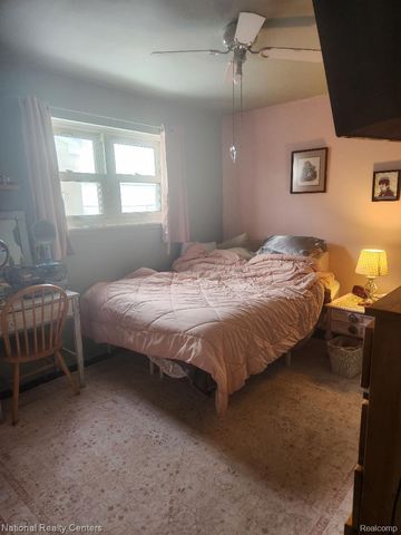 8204 Flamingo Street, Westland, MI 48185