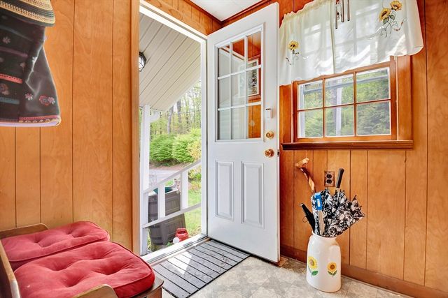 31 Spring St, Lunenburg, MA 01462