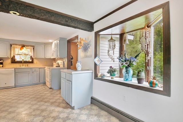 31 Spring St, Lunenburg, MA 01462