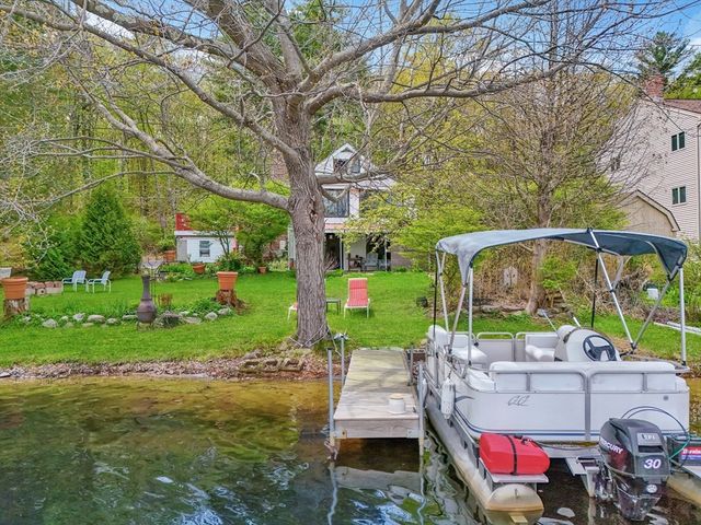 31 Spring St, Lunenburg, MA 01462