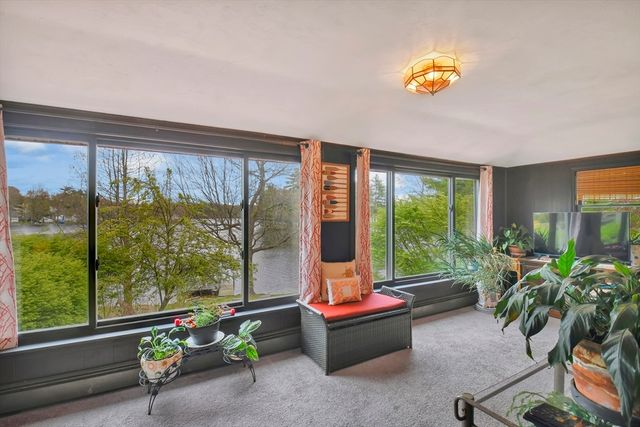 31 Spring St, Lunenburg, MA 01462