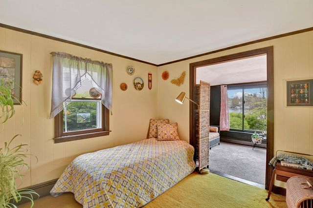 31 Spring St, Lunenburg, MA 01462