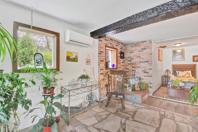 31 Spring St, Lunenburg, MA 01462