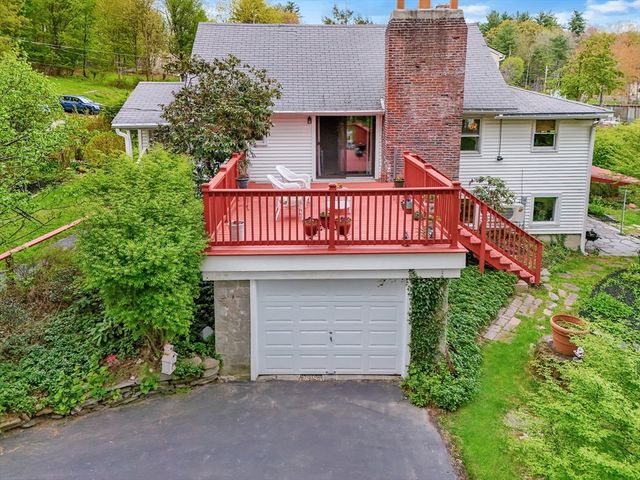 31 Spring St, Lunenburg, MA 01462