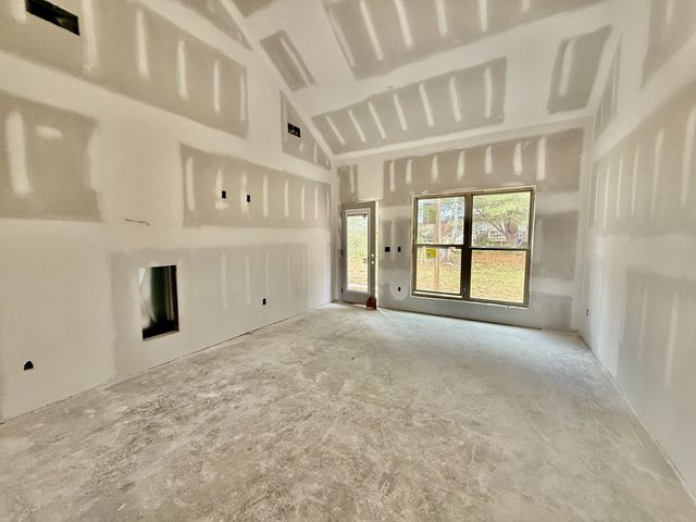 347 Estates Drive, Smithville, TN 37166