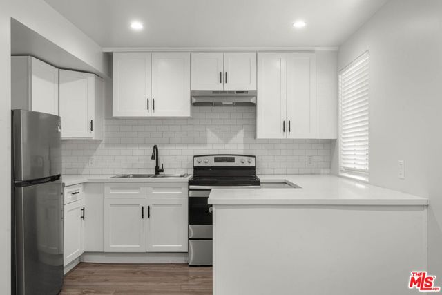 6036 10th Avenue, Los Angeles, CA 90043
