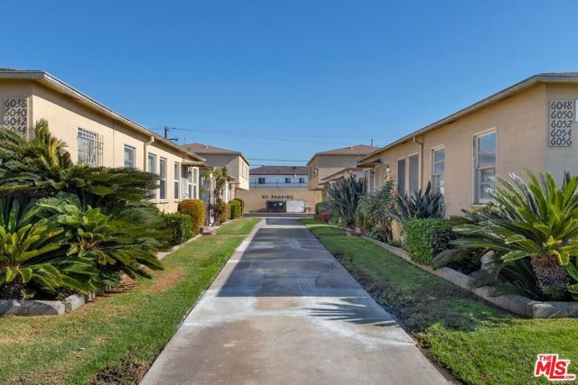 6036 10th Avenue, Los Angeles, CA 90043