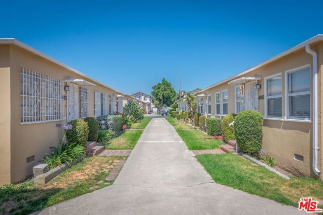 6036 10th Avenue, Los Angeles, CA 90043