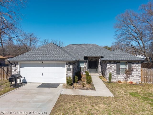 370 Meadors Drive, Alma, AR 72921