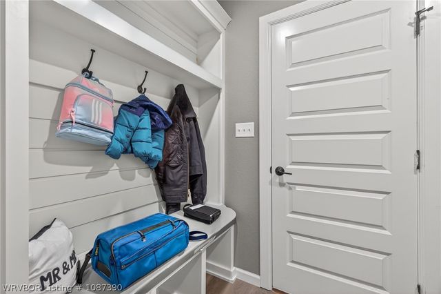 370 Meadors Drive, Alma, AR 72921