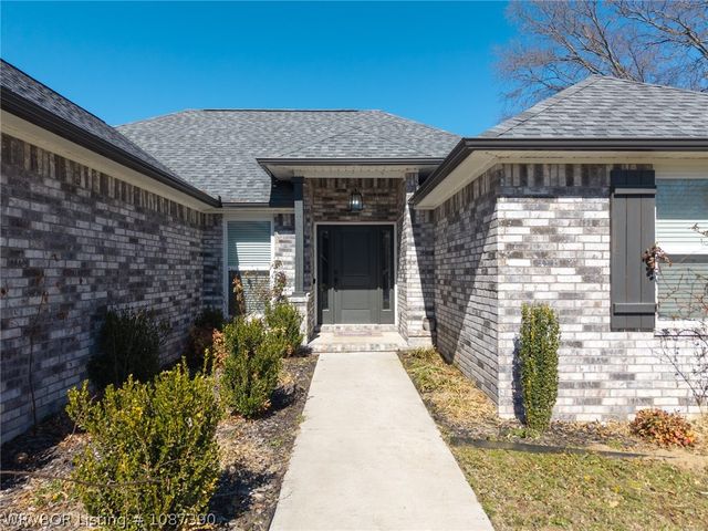 370 Meadors Drive, Alma, AR 72921