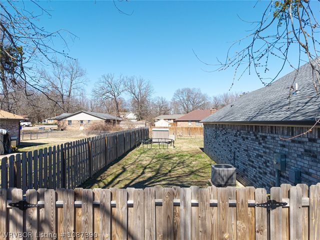 370 Meadors Drive, Alma, AR 72921