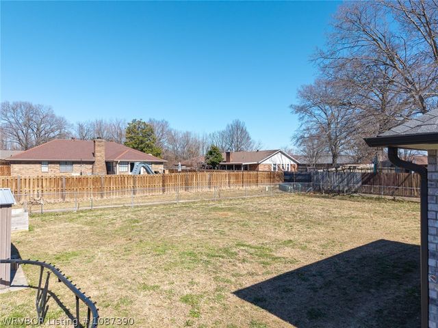 370 Meadors Drive, Alma, AR 72921